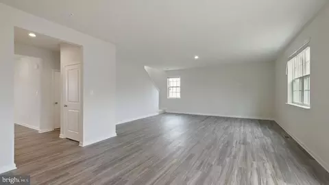Living - 832 Hillside Ave, Edgewater, MD 21037 photo 1 of 2