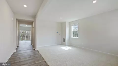 Entry Way - 832 Hillside Ave, Edgewater, MD 21037 photo 1 of 21