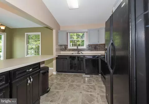 Kitchen - 7523 Harmans Rd, Harmans, MD 21077 photo 3 of 5