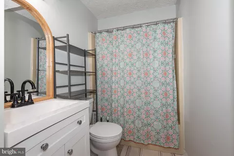 Bath - 7523 Harmans Rd, Harmans, MD 21077 photo 3 of 3