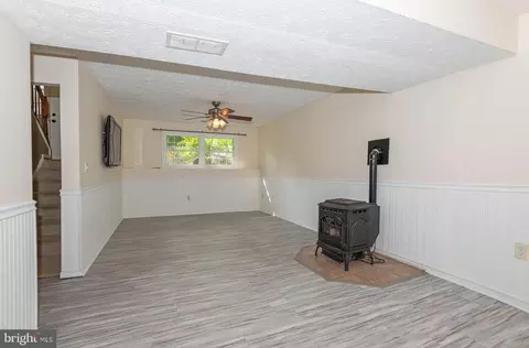 Living - 7523 Harmans Rd, Harmans, MD 21077 photo 6 of 6
