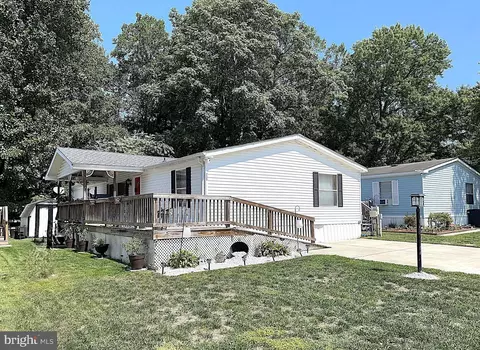 255 Rips Dr, Lothian, MD 20711