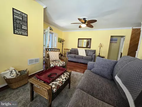 254 Meadow Rd, Pasadena, MD 21122 photo 7