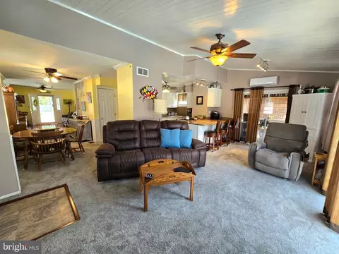 254 Meadow Rd, Pasadena, MD 21122 photo 4