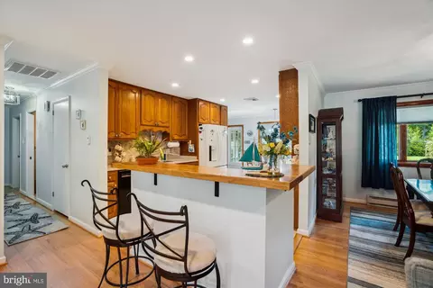 1496 Heron Rd, Pasadena, MD 21122 photo 9