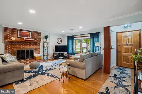 1496 Heron Rd, Pasadena, MD 21122 photo 6