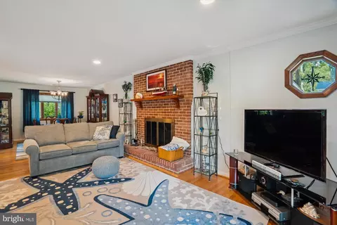 1496 Heron Rd, Pasadena, MD 21122 photo 4