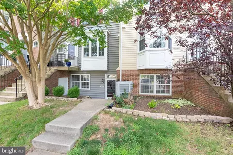 2481 Wentworth Dr, Crofton, MD 21114 photo 2