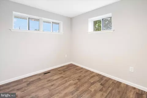 8483 Main Ave, Pasadena, MD 21122 photo 22