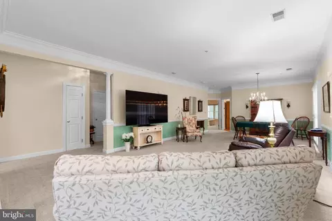 322 Colony Point Pl, Edgewater, MD 21037 photo 5