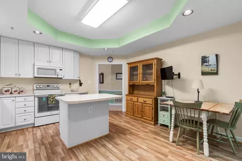 322 Colony Point Pl, Edgewater, MD 21037 photo 13