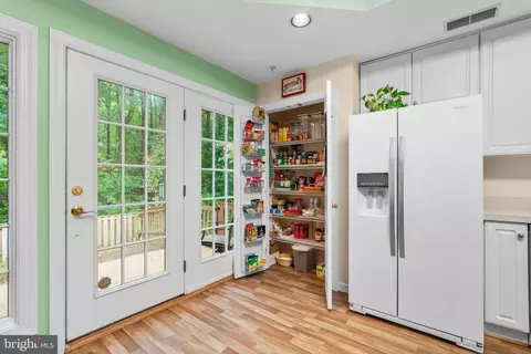 322 Colony Point Pl, Edgewater, MD 21037 photo 19