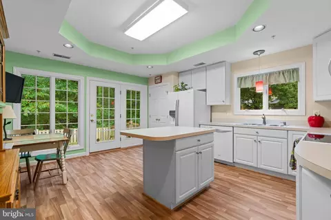 322 Colony Point Pl, Edgewater, MD 21037 photo 14