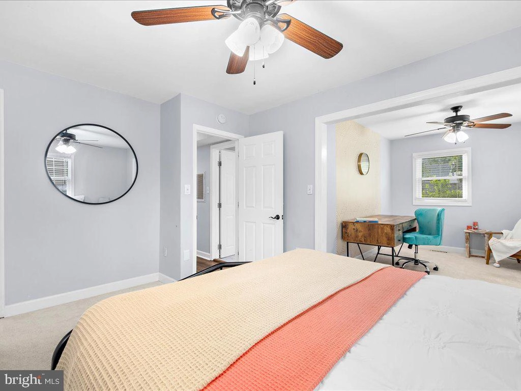 Bedroom - 915 Hillside Ave, Edgewater, MD 21037 photo 3 of 7