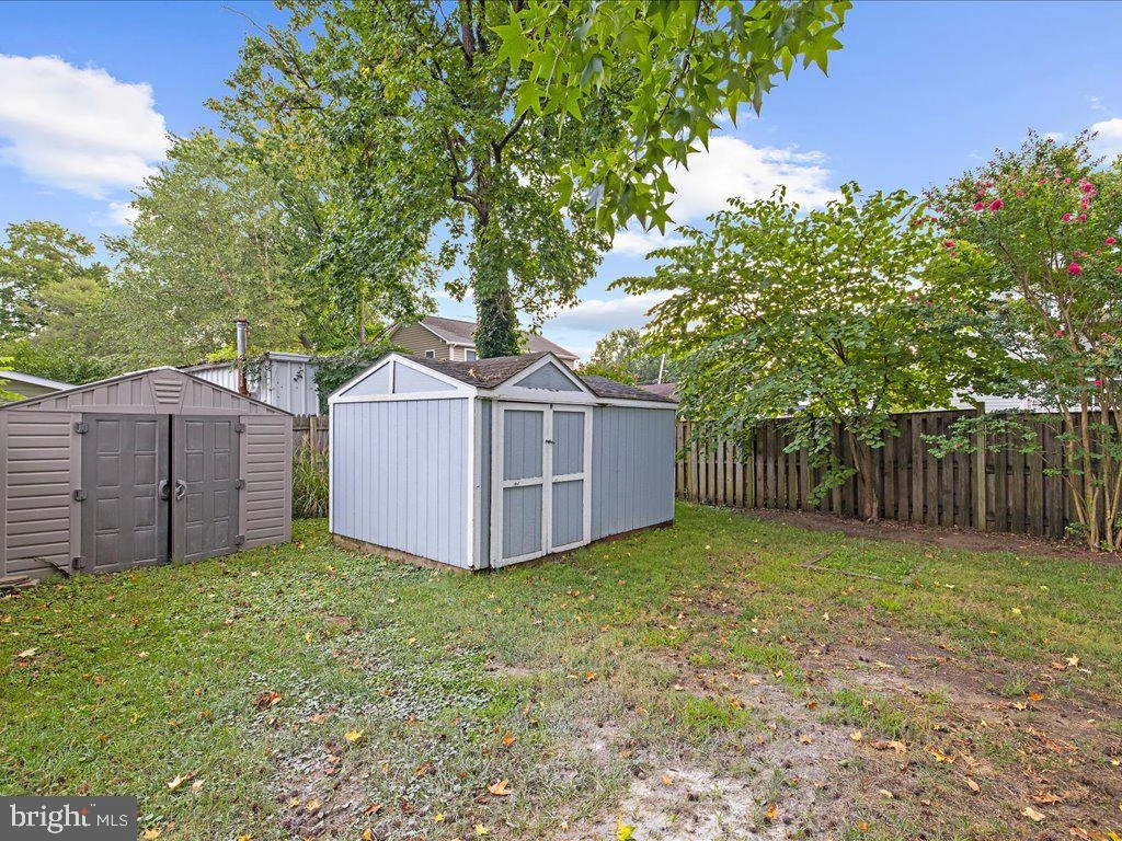 Exterior - 915 Hillside Ave, Edgewater, MD 21037 photo 8 of 11