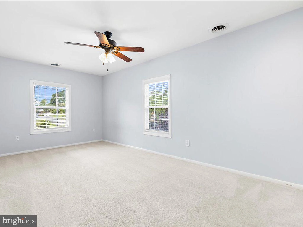 Bedroom - 915 Hillside Ave, Edgewater, MD 21037 photo 4 of 7