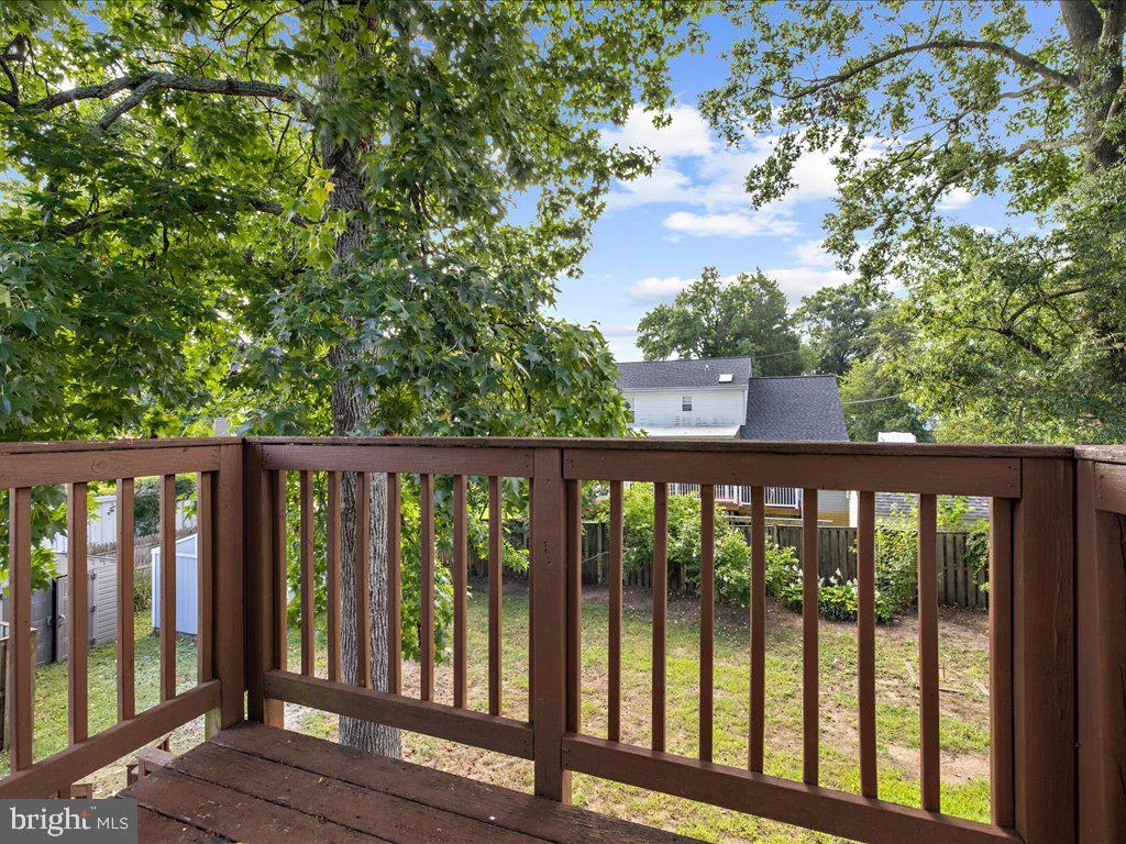Exterior - 915 Hillside Ave, Edgewater, MD 21037 photo 5 of 11