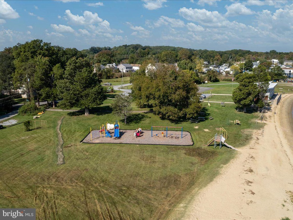 View/Area - 915 Hillside Ave, Edgewater, MD 21037 photo 6 of 22