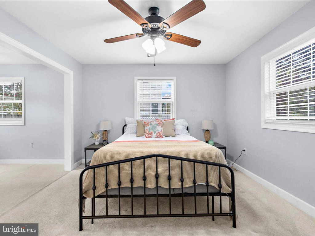 Bedroom - 915 Hillside Ave, Edgewater, MD 21037 photo 2 of 7