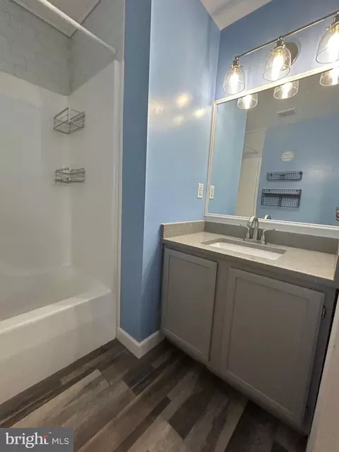 Bath - 7805 Mallow Ct, Pasadena, MD 21122 photo 2 of 4