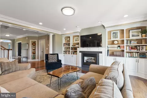 Living - 5622 Greenock Rd, Lothian, MD 20711 photo 1 of 2