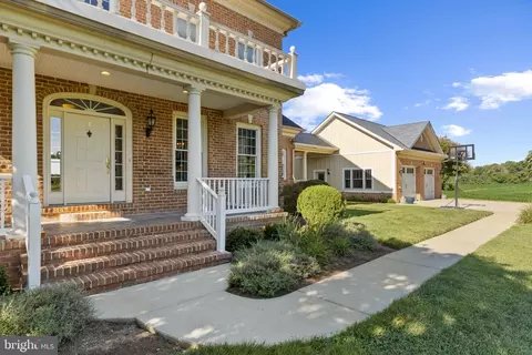 Exterior - 5622 Greenock Rd, Lothian, MD 20711 photo 6 of 18