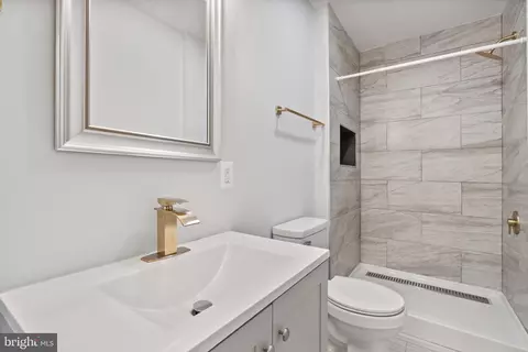 Bath - 770 204th St, Pasadena, MD 21122 photo 3 of 3