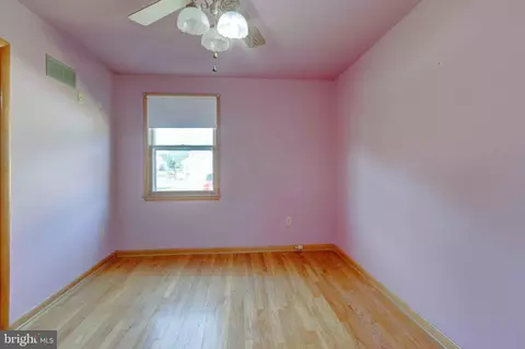 Bedroom - 103 Disney Ave, Pasadena, MD 21122 photo 3 of 4