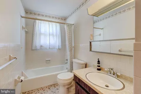Bath - 103 Disney Ave, Pasadena, MD 21122 photo 1 of 1
