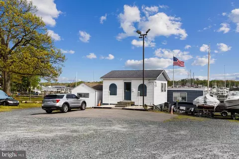 Exterior - 335 Bar Harbor Rd, Pasadena, MD 21122 photo 4 of 5