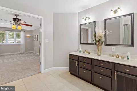 Bath - 3564 Edgemont St, Edgewater, MD 21037 photo 3 of 6