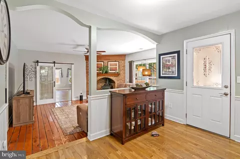 Entry Way - 3564 Edgemont St, Edgewater, MD 21037 photo 1 of 5