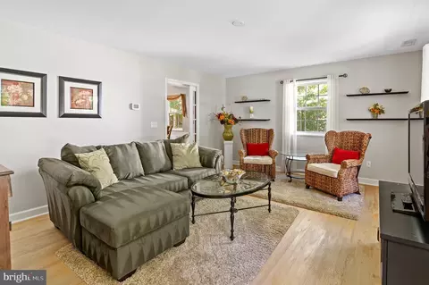 Living - 3564 Edgemont St, Edgewater, MD 21037 photo 1 of 1
