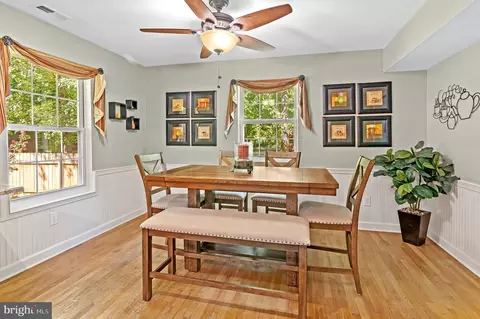 Dining - 3564 Edgemont St, Edgewater, MD 21037 photo 3 of 3