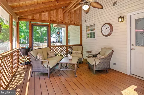 Exterior - 3564 Edgemont St, Edgewater, MD 21037 photo 3 of 19