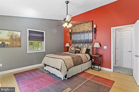 Bedroom - 3564 Edgemont St, Edgewater, MD 21037 photo 3 of 7
