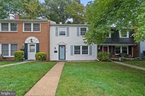 1736 Waldorf Ct, Crofton, MD 21114