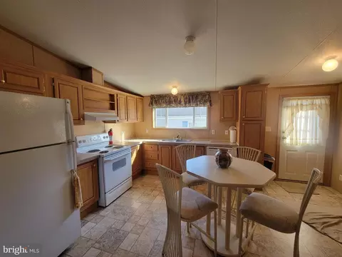 77 Chesapeake Mobile Ct, Hanover, MD 21076 photo 6