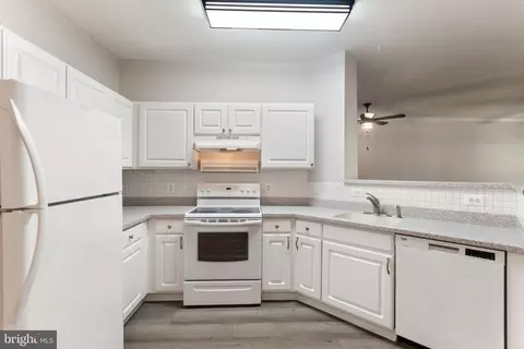 Kitchen - 1676 Fallowfield Ct, Crofton, MD 21114 photo 2 of 3