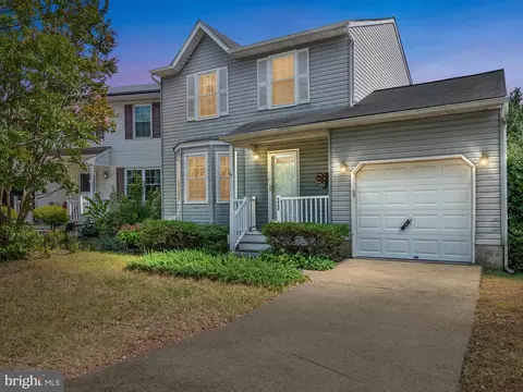 7860 Centergate Ct, Pasadena, MD 21122