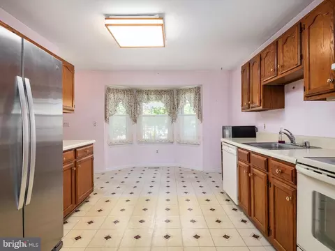Kitchen - 7860 Centergate Ct, Pasadena, MD 21122 photo 3 of 3