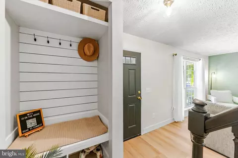 Entry Way - 3462 Marble Arch Dr, Pasadena, MD 21122 photo 5 of 7