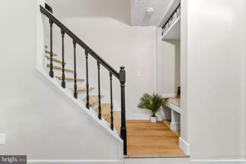 Entry Way - 3462 Marble Arch Dr, Pasadena, MD 21122 photo 4 of 7