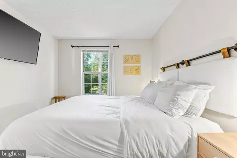 Bedroom - 3462 Marble Arch Dr, Pasadena, MD 21122 photo 4 of 7