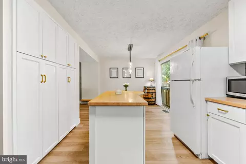 Kitchen - 3462 Marble Arch Dr, Pasadena, MD 21122 photo 5 of 8