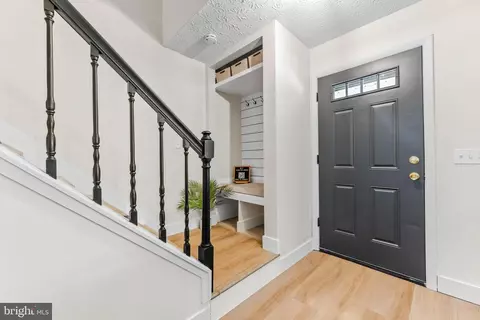 Entry Way - 3462 Marble Arch Dr, Pasadena, MD 21122 photo 3 of 7