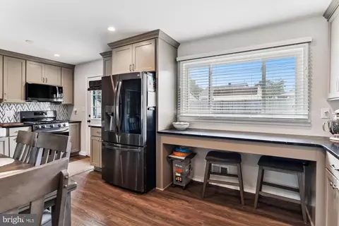 Kitchen - 123 Sandy Beach Dr, Pasadena, MD 21122 photo 1 of 2