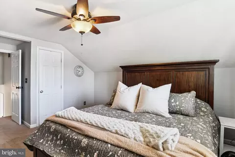 Bedroom - 123 Sandy Beach Dr, Pasadena, MD 21122 photo 3 of 4