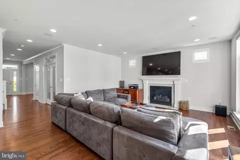Entry Way - 2919 Woolgrass Dr, Odenton, MD 21113 photo 6 of 17