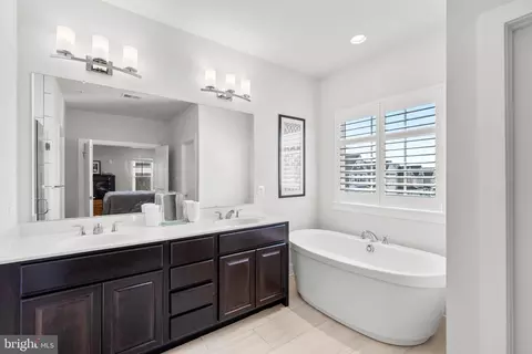 Entry Way - 2919 Woolgrass Dr, Odenton, MD 21113 photo 14 of 17